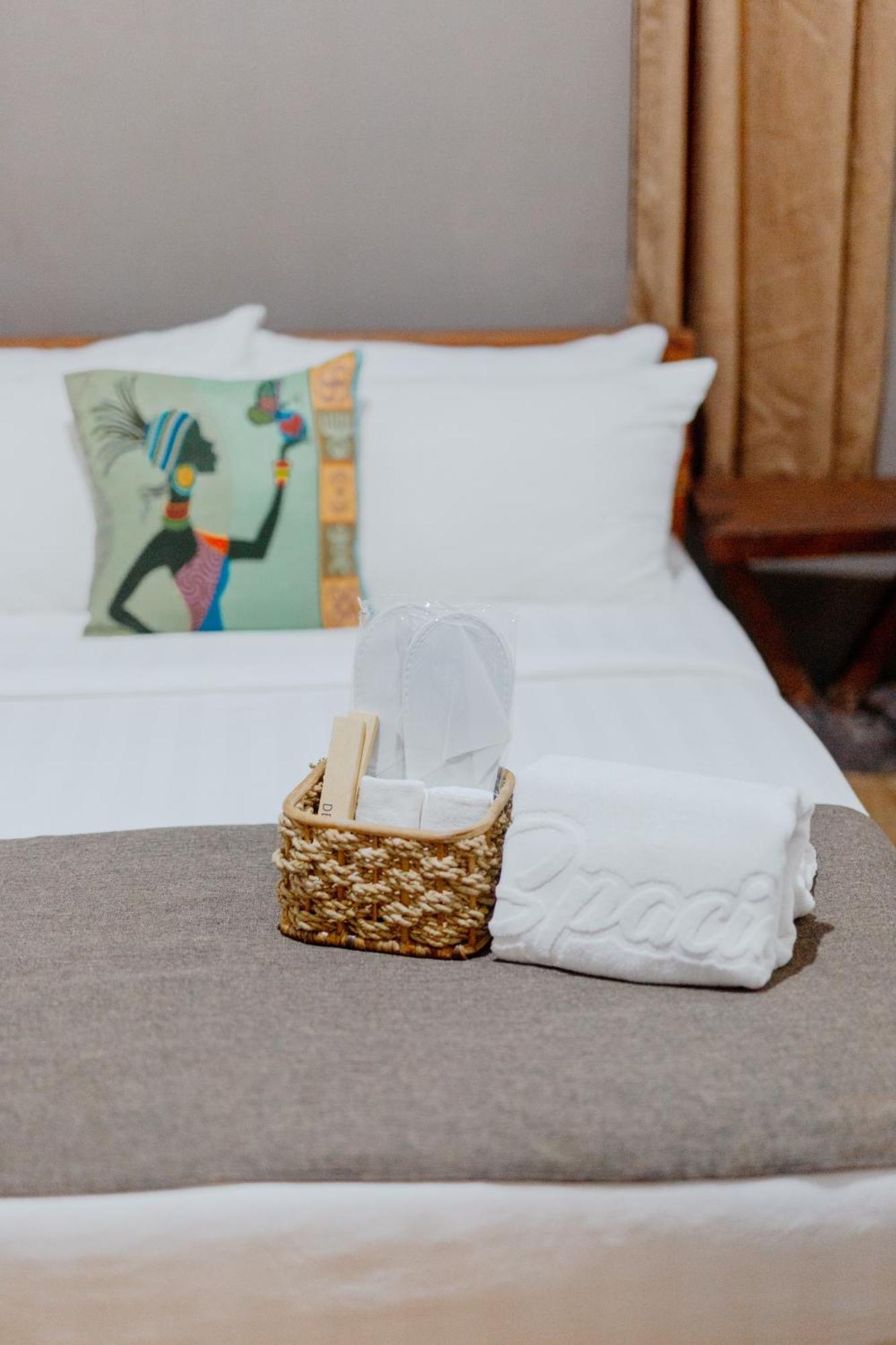 Spacio Caliraya Bed & Breakfast Lumban Exterior photo